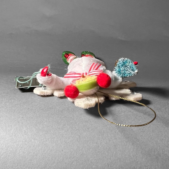 Oversized Shopping Candy Cane Elf - Picture 5 of 6